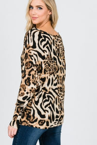 ANIMAL PRINT LOOSE FIT TOP WITH DOLMAN SLEEVE